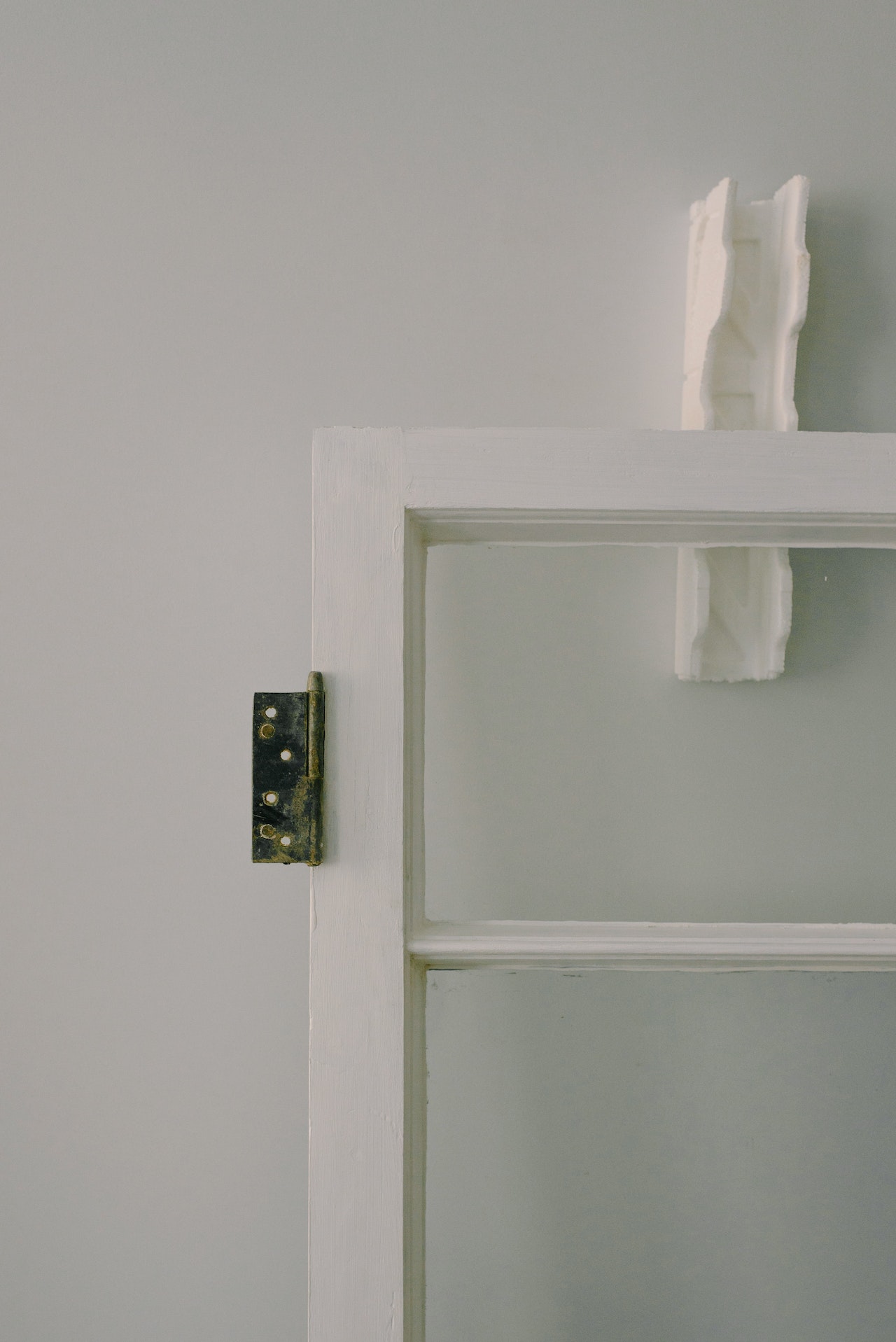 Aluminum vs. Stainless Steel Spring Hinge : Which is better?